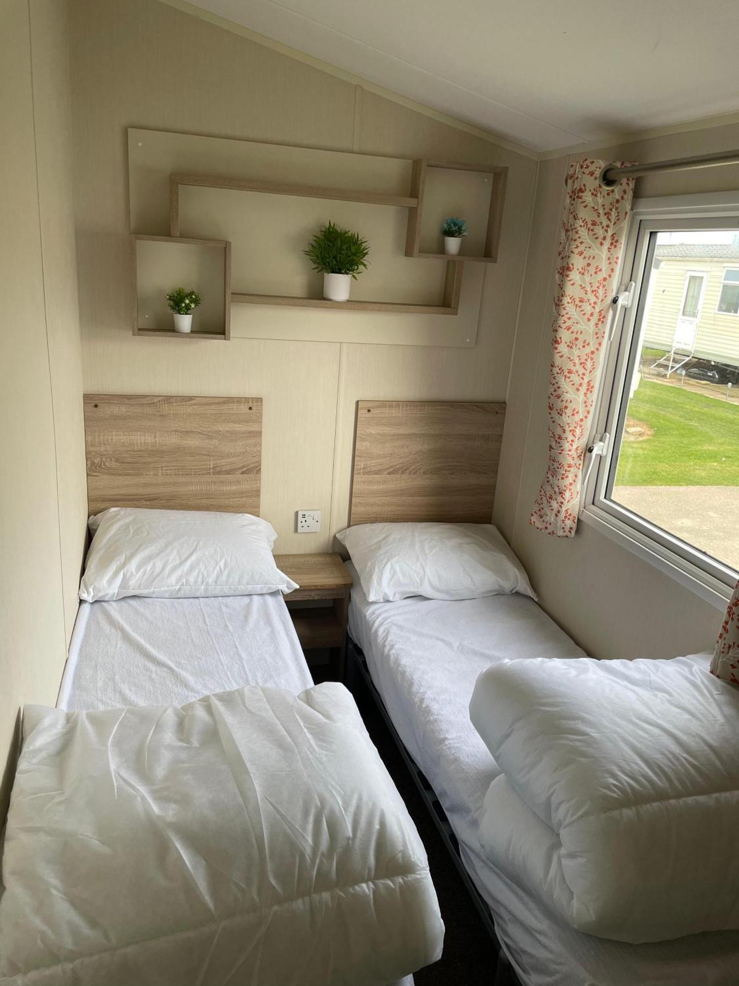 Kp Holiday Home Corton  Экстерьер фото