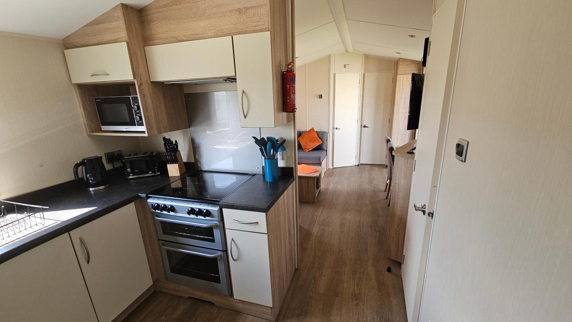 Kp Holiday Home Corton  Экстерьер фото